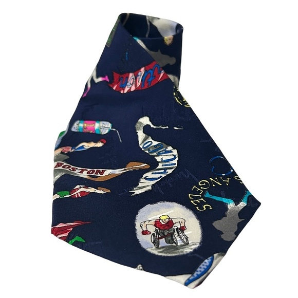 Nicole Miller Novelty NeckTie Marathon Theme NY Boston LA Chicago Hand Sewn RARE - Picture 6 of 15